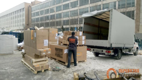 Перевозки грузов в Москве